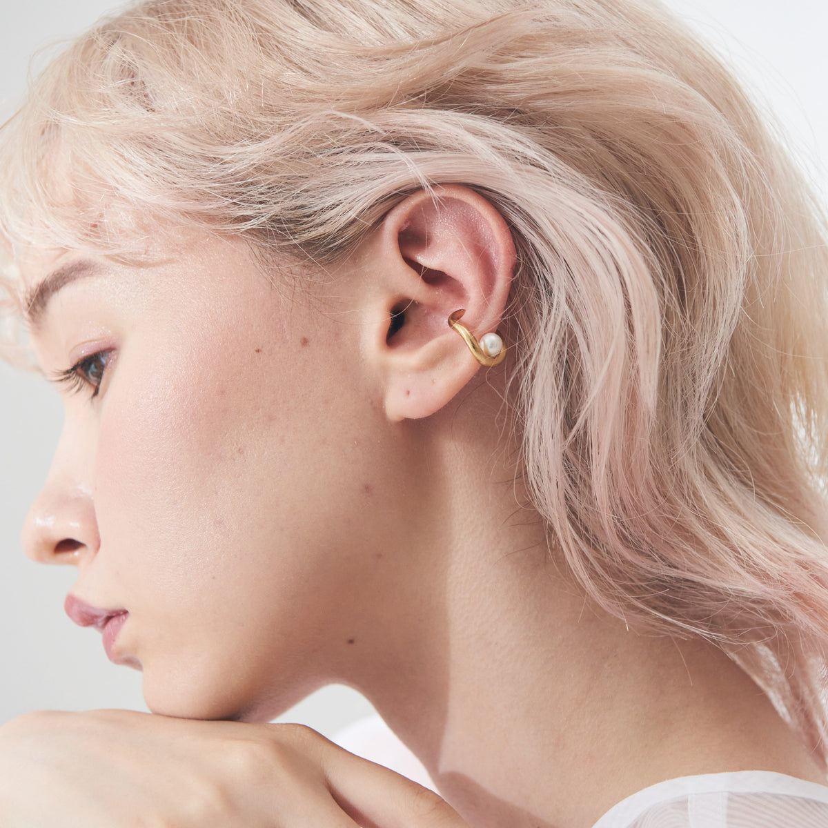 Wave Pearl Earcuff